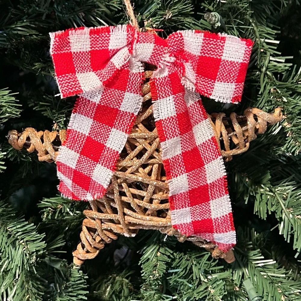 Six Large North Pole Metal & Wicker Star Ornaments Checker Bows 8.5” x 8.5” NWT
